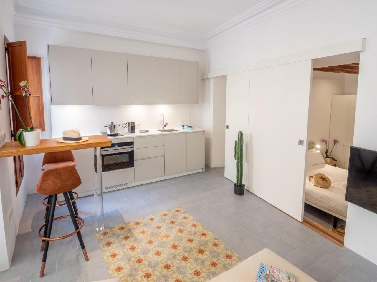 Es Palauet Brandnew One Suite Apartment In Ibiza Center Екстериор снимка